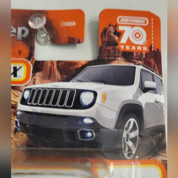 2019 Jeep Renegade Matchbox Car Diecast Metallic White Pearl Shortcard - Picture 7 of 11